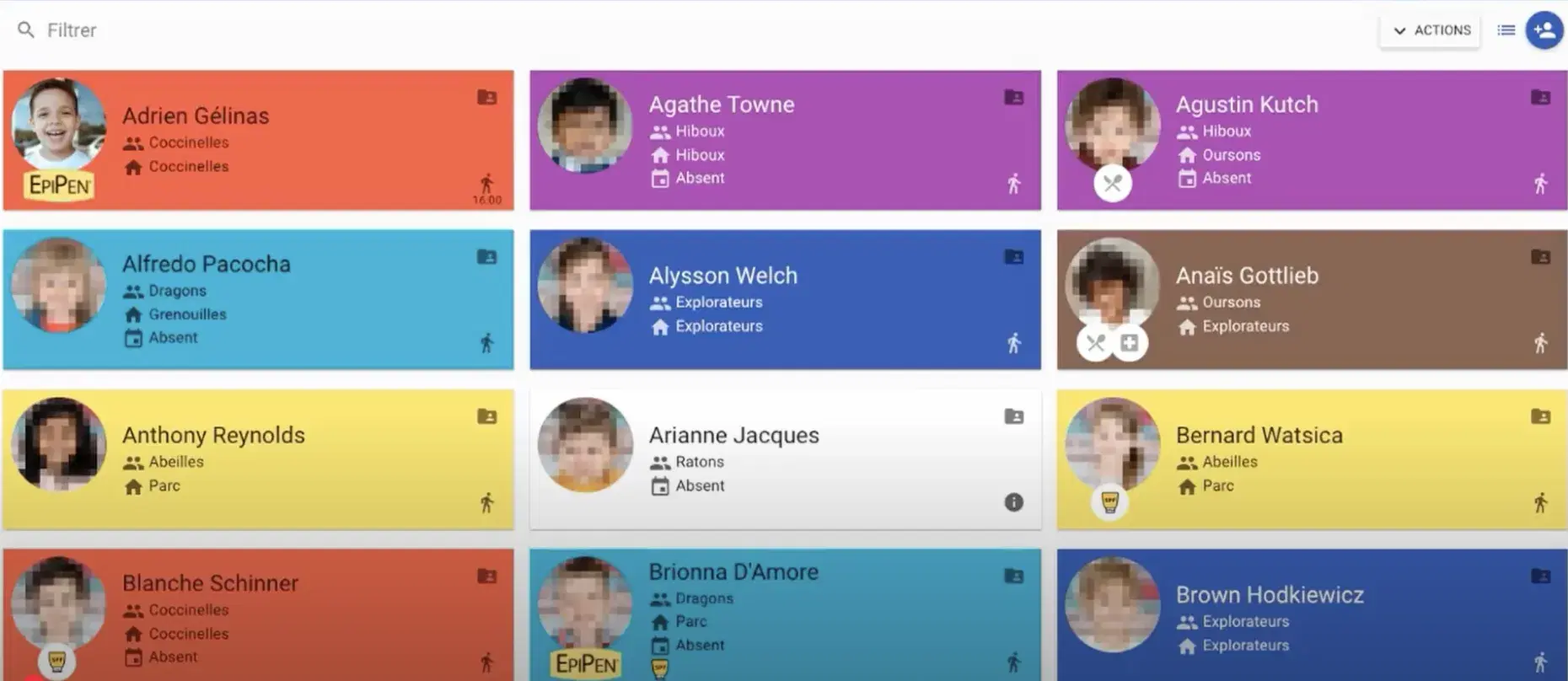 Des journaux qui vous ressemblent : Pourquoi personnaliser les journaux de bord en service de garde fait toute la différence